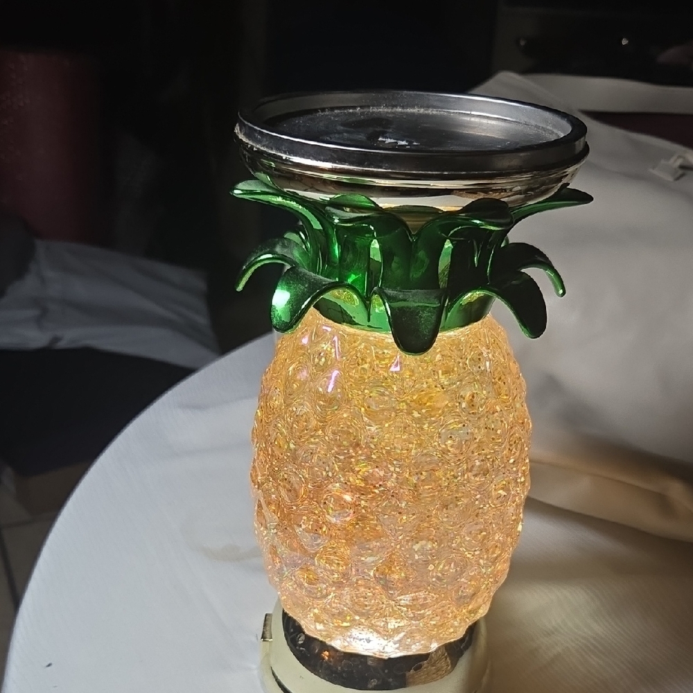 Bath & Body Word Pineapple Shaped Glass Candle Holder.